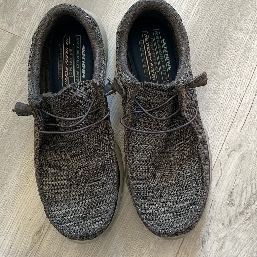 Skechers gel infused memory foam shoes 9.5